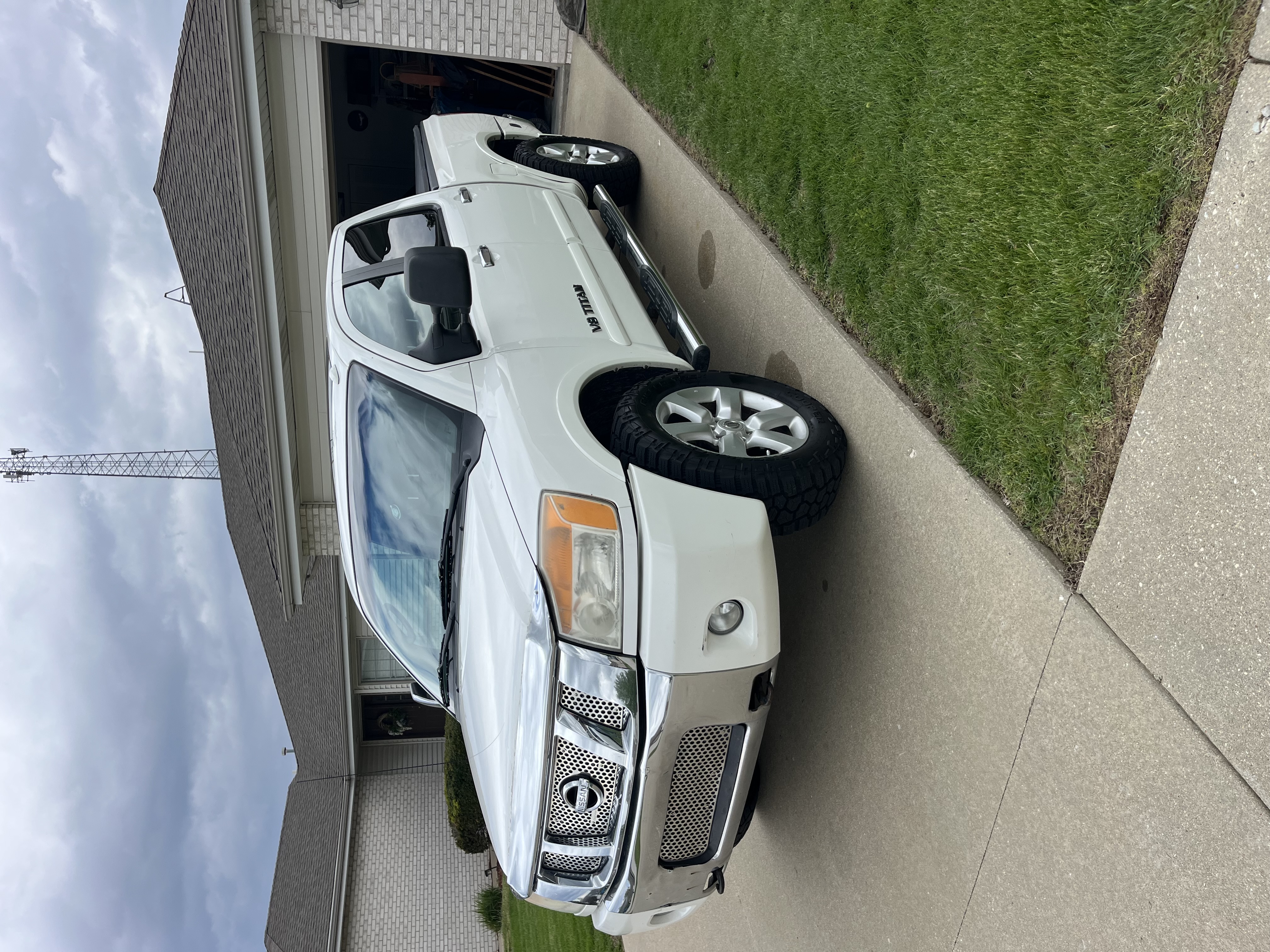 Used 2010 Nissan Titan XE AWD/4WD image 1
