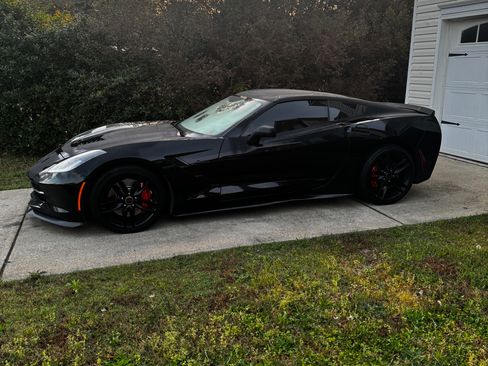 Used 2015 Chevrolet Corvette Stingray Coupe w/ 3LT Preferred Equipment Group image 5