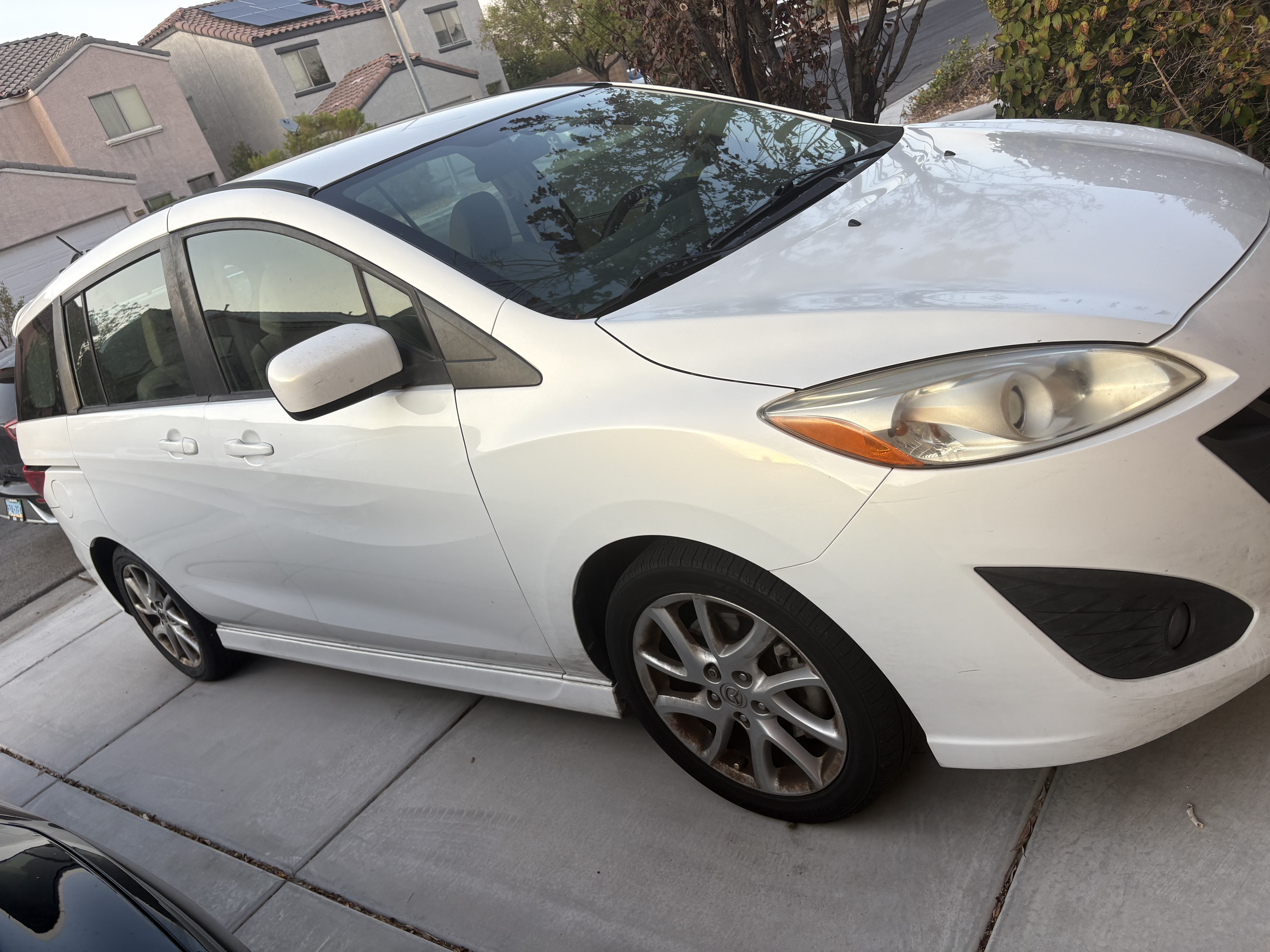 Used 2012 MAZDA MAZDA5 Touring FWD image 1