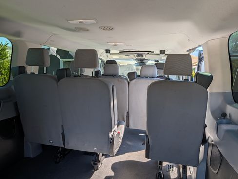 Used 2018 Ford Transit 350 XLT image 14