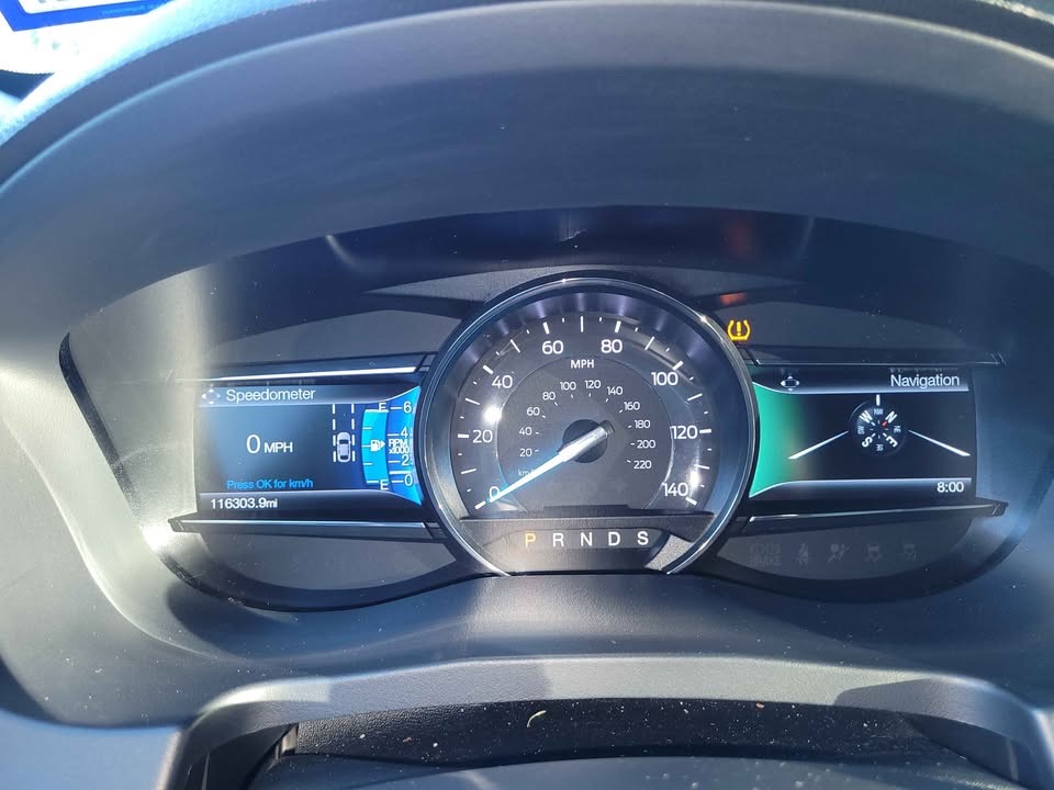 Used 2017 Ford Explorer Limited w/ Equipment Group 301A FWD image 2