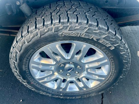 Used 2014 Ford F150 Platinum image 11