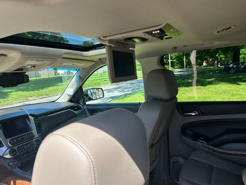 Used 2015 Chevrolet Tahoe LTZ AWD/4WD image 10