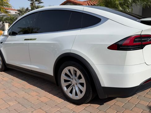 Used 2019 Tesla Model X Long Range image 6