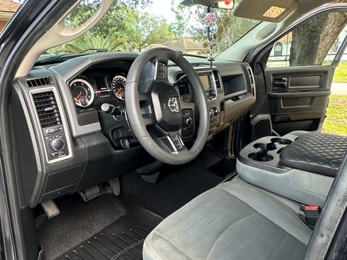 Used 2018 RAM 2500 Tradesman w/ Chrome Appearance Group image 30