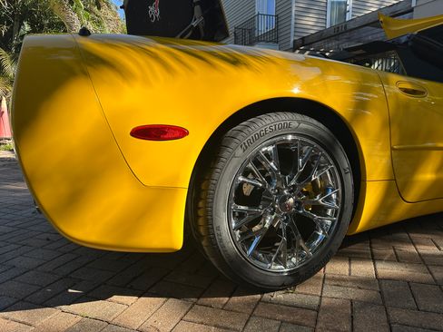 Used 2003 Chevrolet Corvette Convertible w/ Preferred Equipment Group1 image 8