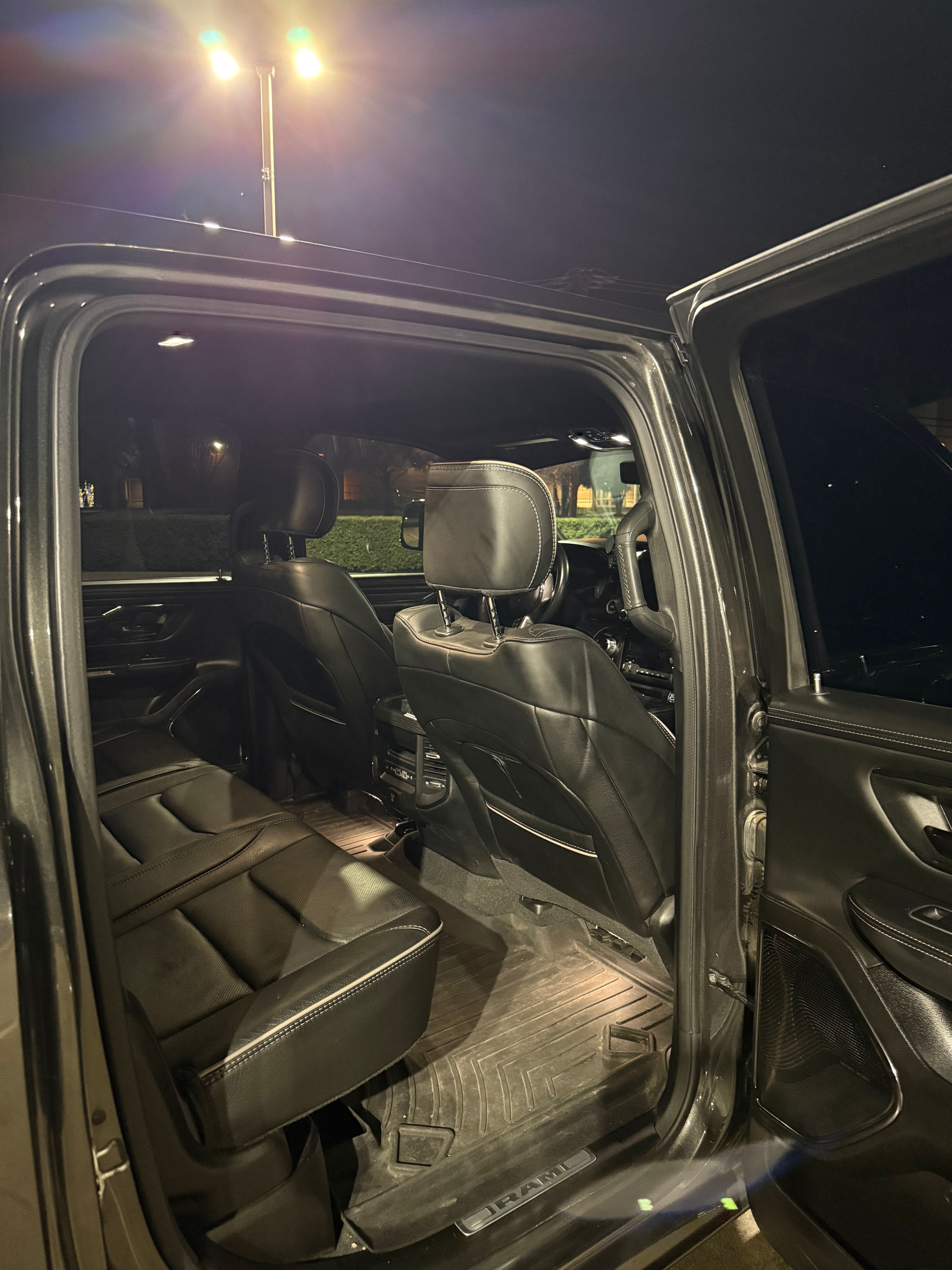 Used 2022 RAM 1500 Limited AWD/4WD image 2