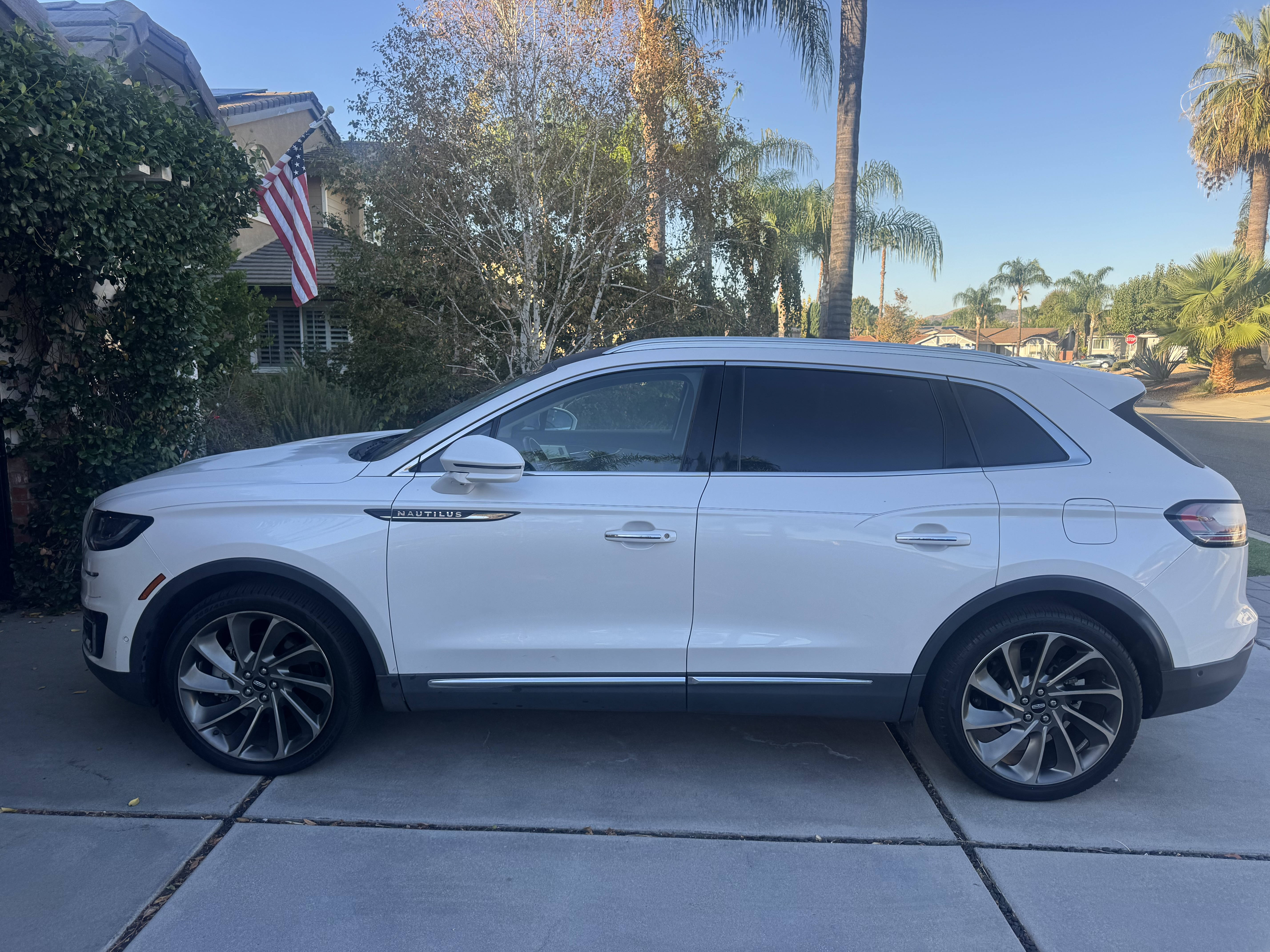 Used 2019 Lincoln Nautilus Reserve w/ Ultimate Package FWD image 4