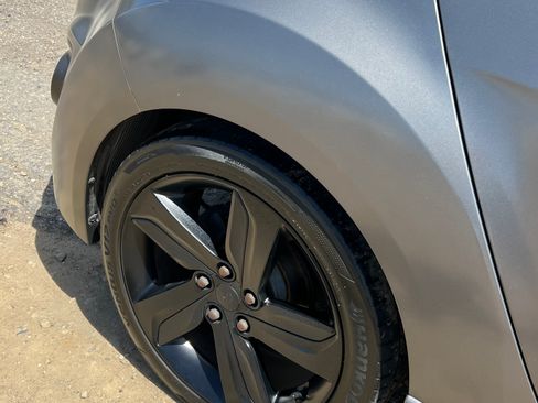 Used 2015 Hyundai Veloster Turbo image 9