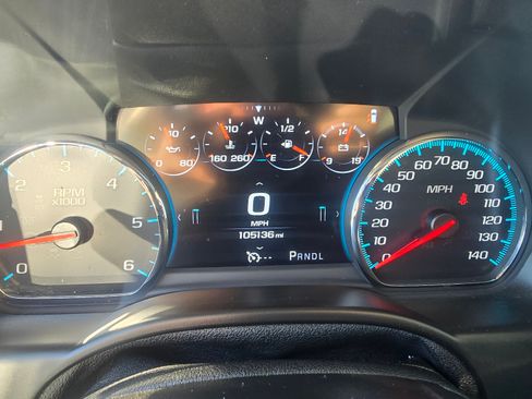 Used 2017 GMC Yukon XL Denali image 6