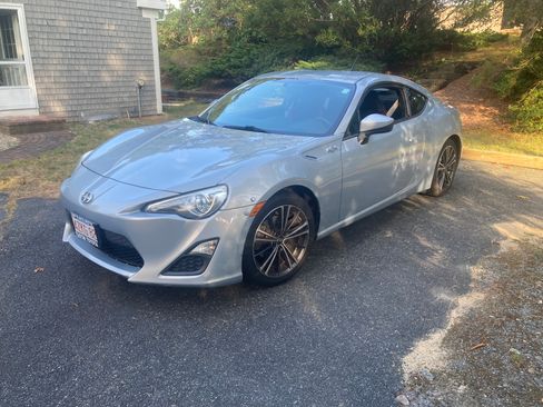 Used 2013 Scion FR-S 10 Series image 2