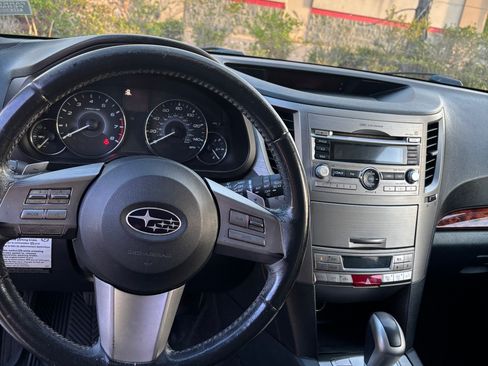 Used 2010 Subaru Outback 2.5i Limited AWD/4WD image 13