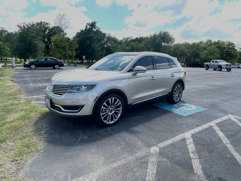 Used 2017 Lincoln MKX Reserve FWD image 18