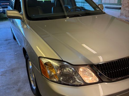 Used 2001 Toyota Avalon XL image 4