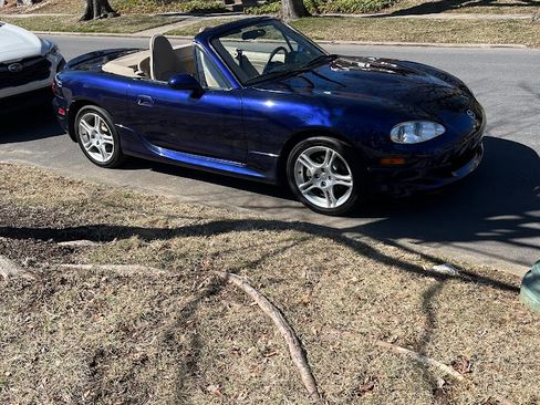 Used 2004 MAZDA MX-5 Miata LS image 1