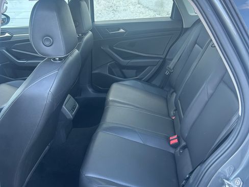 Used 2020 Volkswagen Jetta SE w/ SE Cold Weather Package image 14