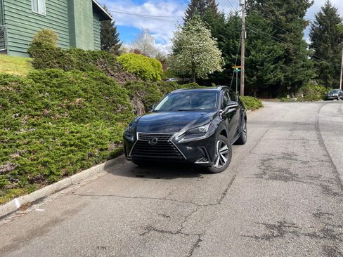 Used 2018 Lexus NX 300 FWD w/ Premium Package image 2
