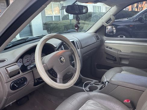 Used 2005 Mercury Mountaineer Premier image 13