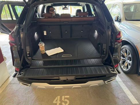 Used 2025 BMW X5 xDrive40i AWD/4WD image 11