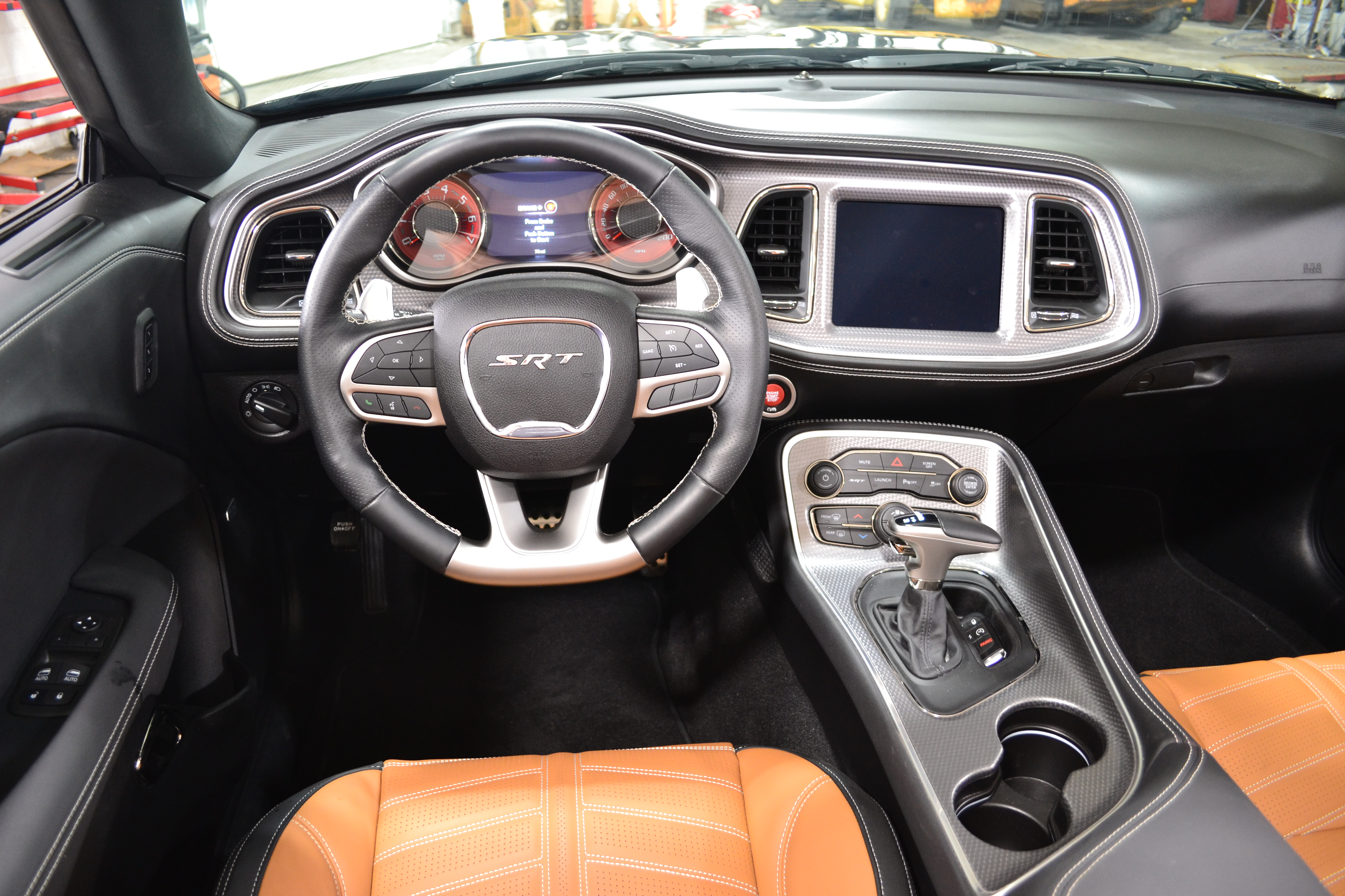 Used 2022 Dodge Challenger SRT Hellcat w/ Plus Package RWD image 18