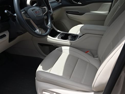 Used 2023 GMC Acadia Denali w/ Denali Ultimate Package FWD image 12