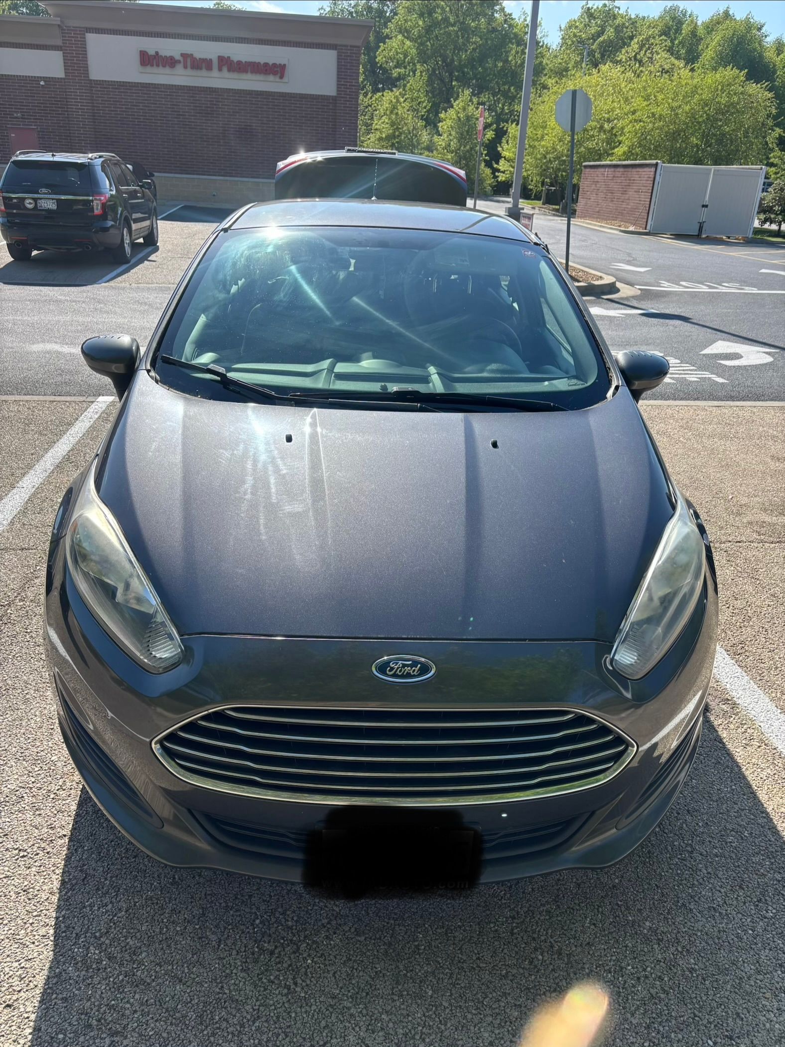 Used 2017 Ford Fiesta SE FWD image 2