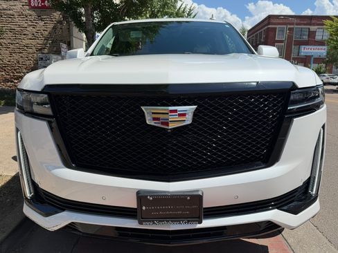 Used 2021 Cadillac Escalade Sport Platinum AWD/4WD image 4