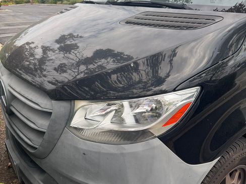 Used 2019 Mercedes-Benz Sprinter 144 image 2