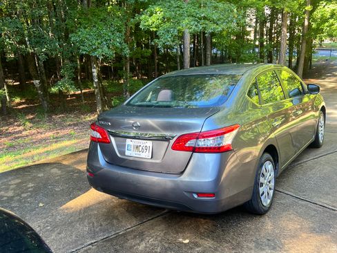 Used 2015 Nissan Sentra S image 8