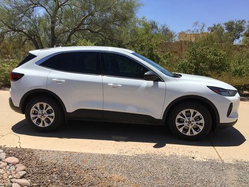 Used 2024 Ford Escape Active FWD image 5