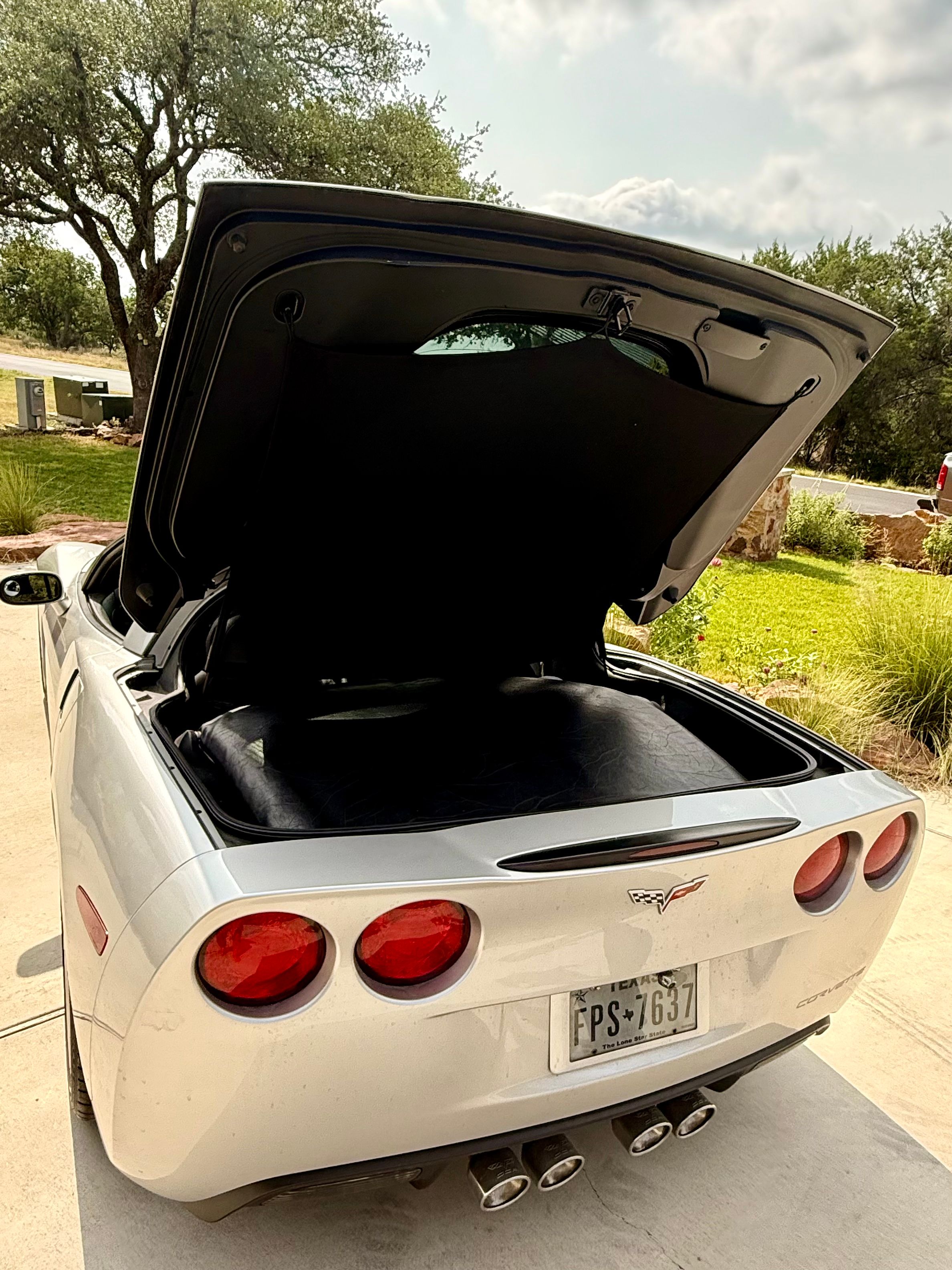 Used 2006 Chevrolet Corvette Coupe w/ Preferred Equipment Group RWD image 4