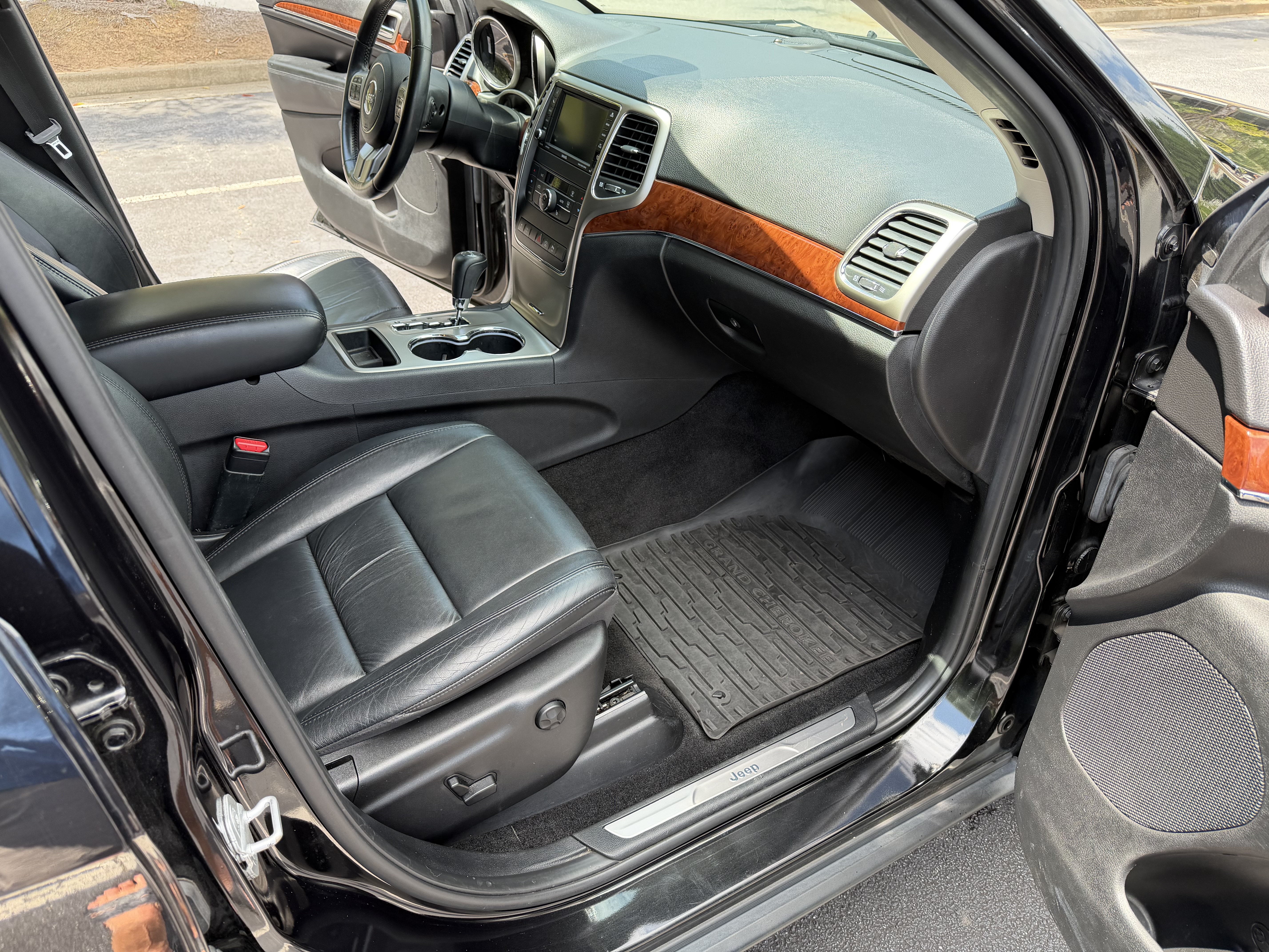 Used 2013 Jeep Grand Cherokee Limited w/ Trailer Tow Group IV RWD image 13