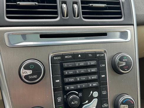 Used 2013 Volvo XC60 3.2 w/ Tailgate Pkg image 10