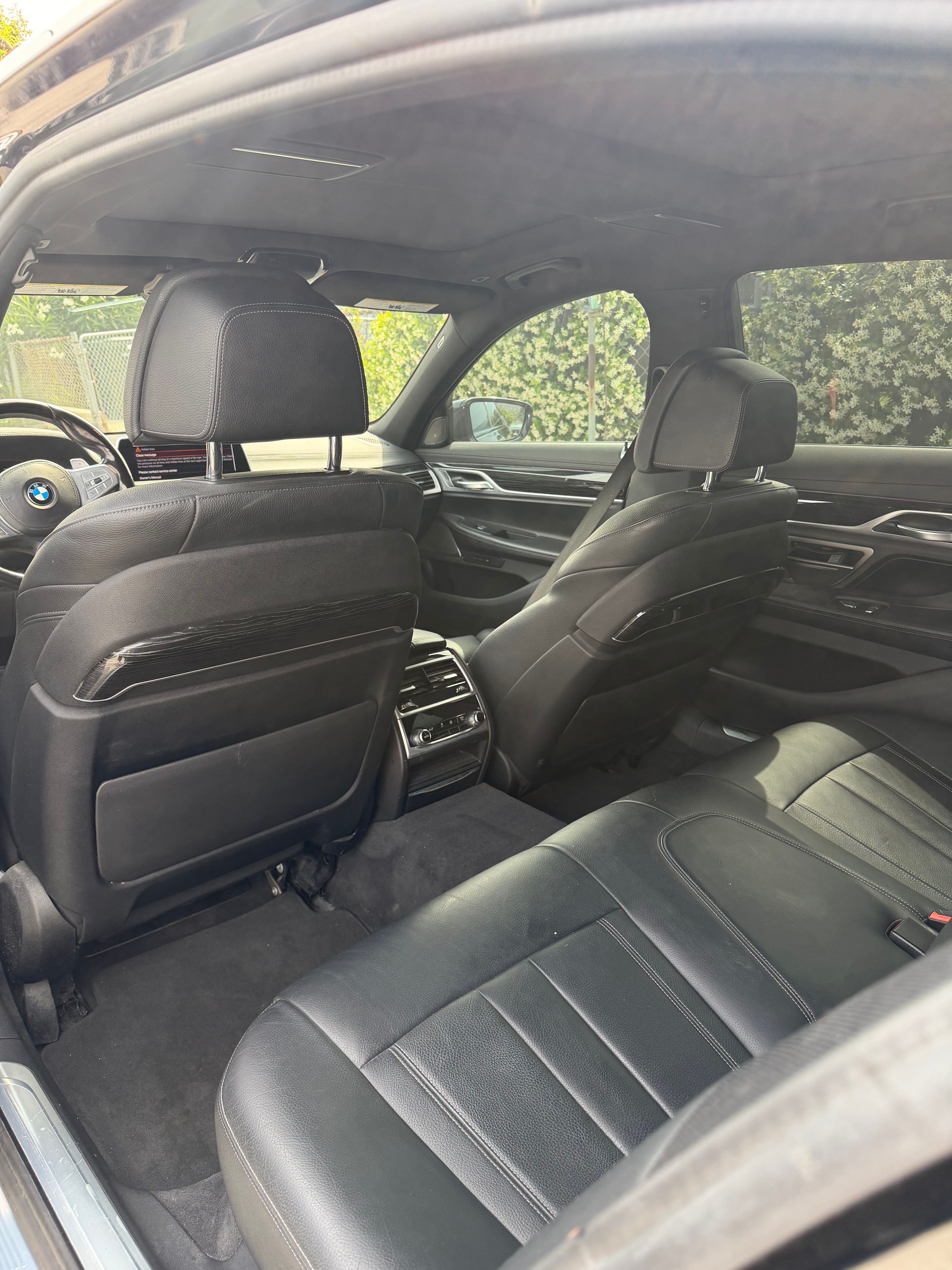 Used 2021 BMW 740i w/ M Sport Package RWD image 6