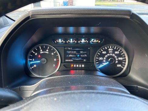 Used 2018 Ford F150 XLT w/ Equipment Group 302A Luxury image 12