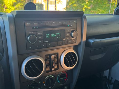 Used 2008 Jeep Wrangler Unlimited Sahara w/ Trailer Tow Group image 19