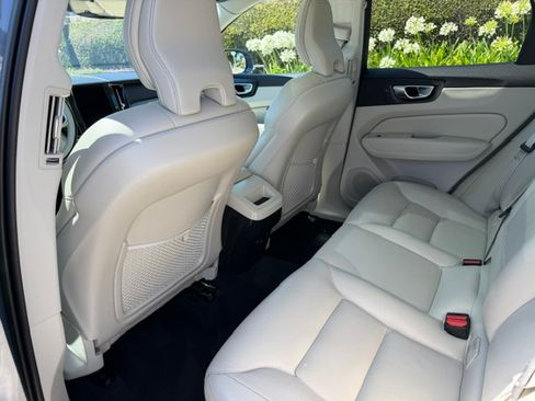 Used 2023 Volvo XC60 B5 Plus w/ Climate Package FWD image 8