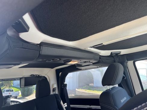 Used 2017 Jeep Wrangler Sahara image 10