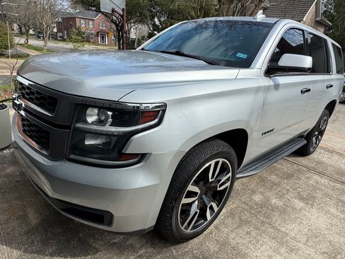 Used 2019 Chevrolet Tahoe 4WD w/ Enhanced Driver Alert Package image 11