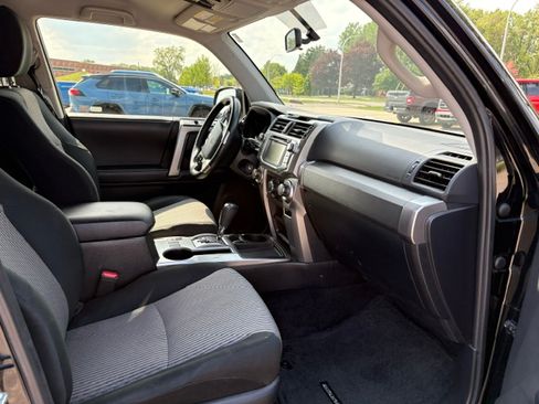 Used 2019 Toyota 4Runner SR5 RWD image 8