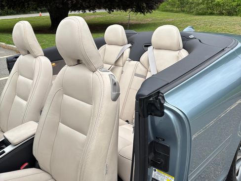 Used 2012 Volvo C70 T5 FWD image 16