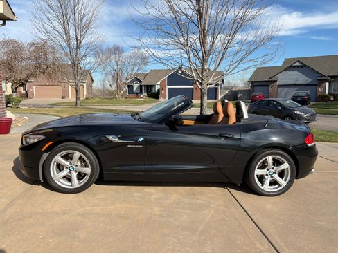 Used 2014 BMW Z4 sDrive28i image 2