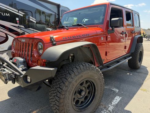 Used 2009 Jeep Wrangler Unlimited Rubicon w/ Dual Top Group AWD/4WD image 6