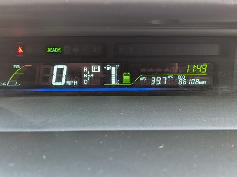 Used 2012 Toyota Prius V Three image 9