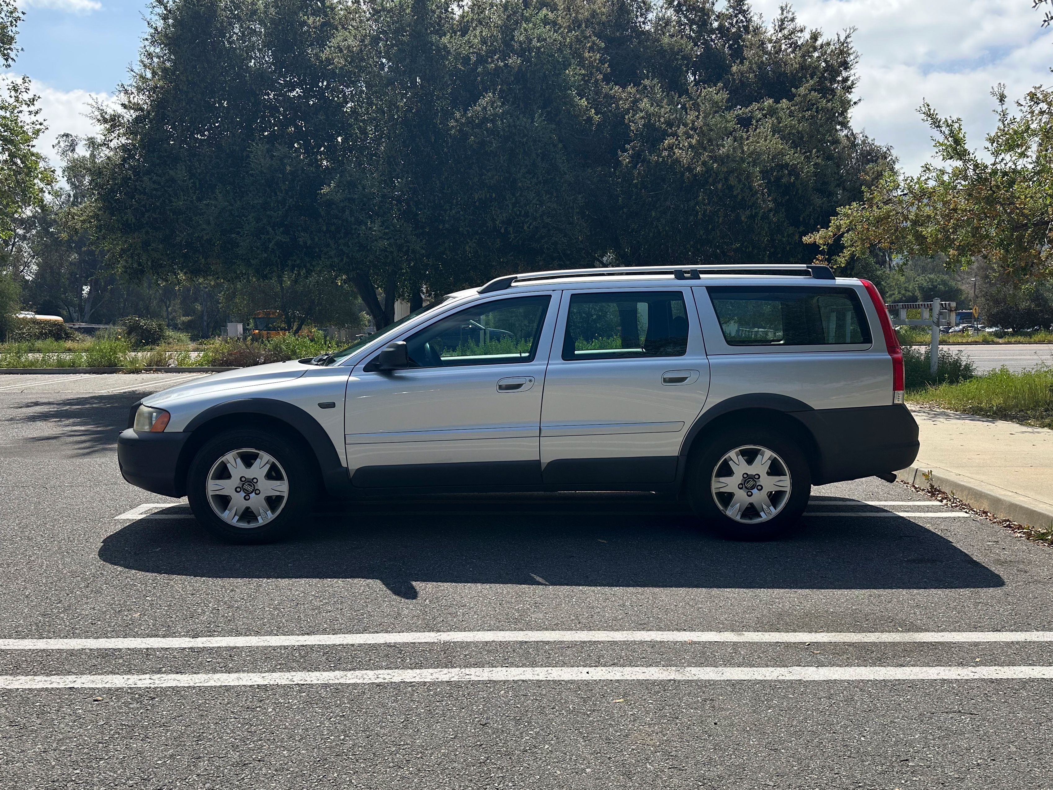 Used 2005 Volvo XC70 AWD/4WD image 6