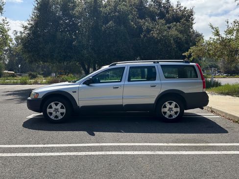 Used 2005 Volvo XC70 AWD/4WD image 6