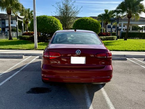 Used 2017 Volkswagen Jetta SE image 5