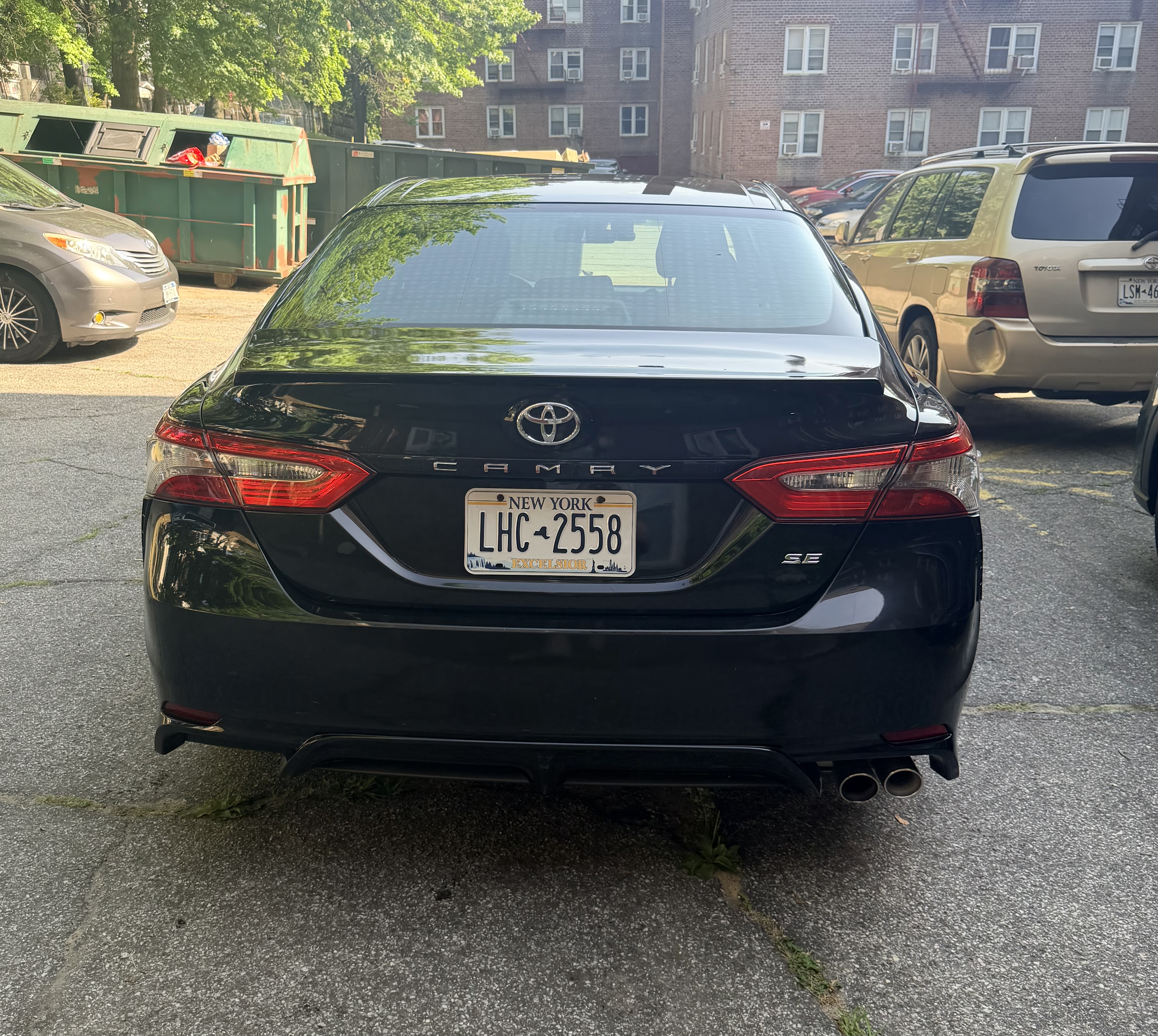 Used 2018 Toyota Camry SE FWD image 11