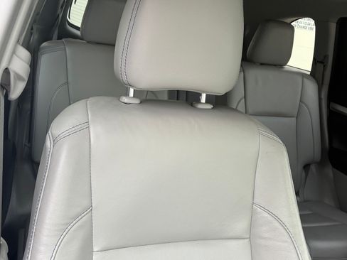 Used 2019 Toyota Highlander XLE image 19