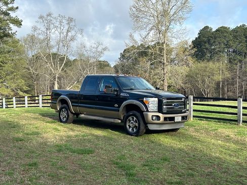 Used 2013 Ford F250 King Ranch image 2